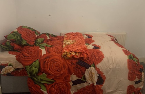 Markhouse Casa | LUXURY EXTRA LARGE BEDROOM IN LONDON