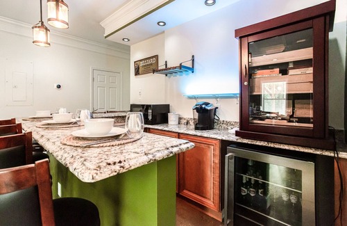 Cliftondale Apartamento | Luxury Fairburn Suite with Wooded View