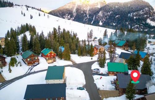 Snoqualmie Pass Casa | Luxury Family Cabin at Summit West
