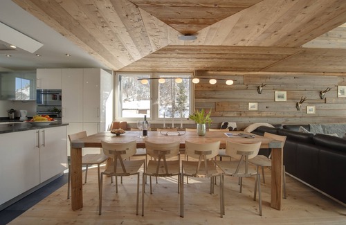 Zermatt Chalet De Esquí | Chalet familiar de lujo en un entorno tranquilo pero cerca del remonte y del centro de la ciudad.