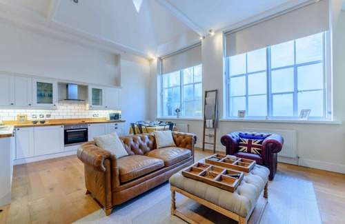 Painswick Cabaña | Luxury family friendly holiday cottage in the heart of the Cotswolds - Church Mews