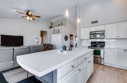 Palm Valley Casa | Luxury Family friendly home with resort-like pool and backyard on golf course!