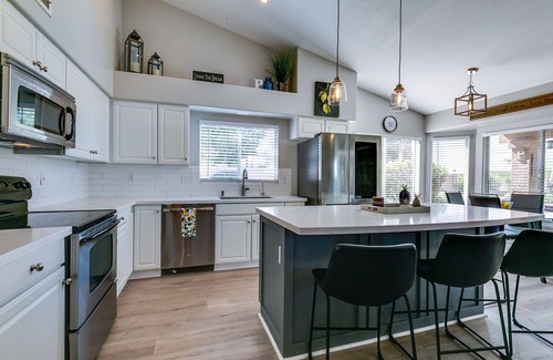 Palm Valley Casa | Luxury Family friendly home with resort-like pool and backyard on golf course!
