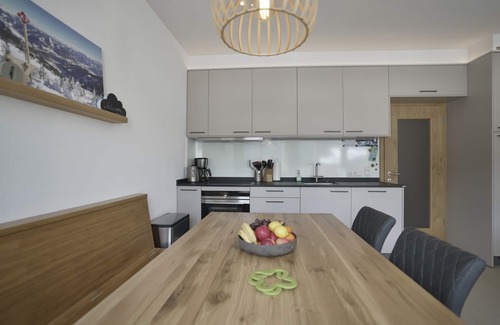 Lengdorf Apartamento | Casa de vacaciones familiares de lujo, sauna privada y terraza con jacuzzi con excelentes vistas