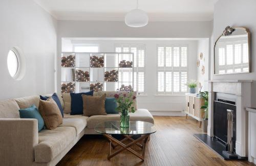 Windsor City Centre Casa | Luxury Family Home in Central Windsor with Large Garden, Games Room, Office, Parking & Pet-Friendly