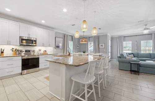 Villages of Crystal Beach Casa | Luxury Family Retreat in Gated Community - Walk to Beach & Huge Pool + 2 Masters