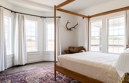 Brenham Casa | Luxury Farm Experience + Sleeps 12!