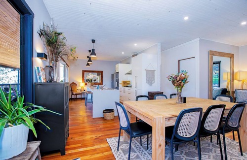 St. Albans Casa | Luxury Farm Hideaway on 20 acres - Sleeps 22