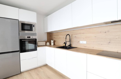 Sagunto Cabaña | Luxury Fisherman’s House: 3BR, Modern Amenities, Near Puerto de Sagunto Beach