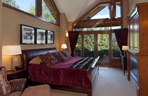Blueberry Hill Chalet De Esquí | Chalet de lujo de cinco habitaciones con vistas a Blackcomb Mountain & Whistler