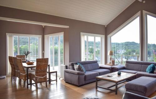 Sveio Casa | Luxury Fjord Cabin with Jacuzzi Stunning View and Grill Hut