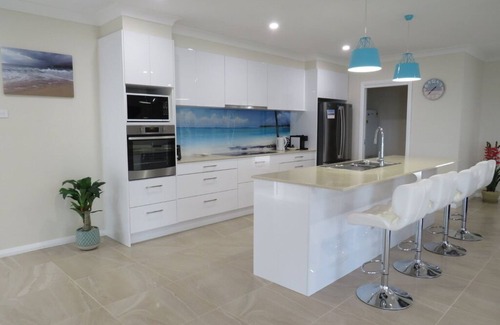 North Coast Casa | Luxury four bedroom Beachfront house ideal for families.