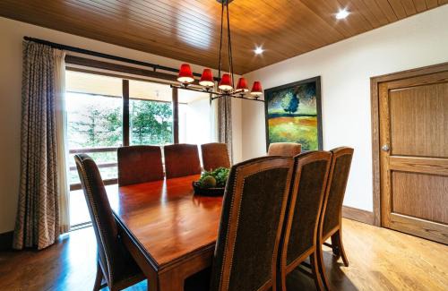 Deer Valley Apartamento | Luxury Four Bedroom Corner Suite with Hot Tub apartment hotel