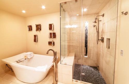 Deer Valley Apartamento | Luxury Four Bedroom Corner Suite with Hot Tub apartment hotel