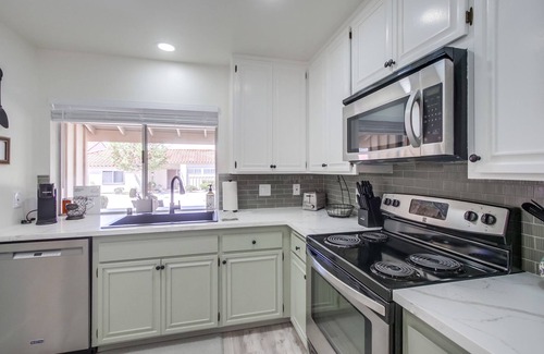 Rancho Bernardo Condominio | Luxury fully remodeled 55+ Oaks North Oasis