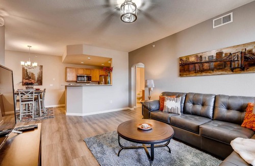 Englewood Condominio | CONDO DE LUJO AMUEBLADO CERCA DE DTC, DISH NETWORK, Y AEROPUERTO CENTENARIO