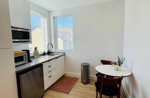 Oakland Apartamento | Luxury Furnished Studio Suite close to Downtown