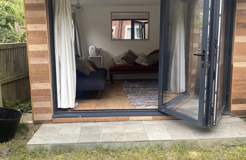 West Putney Cabina | Luxury Garden Cabin near River Thames and Richmond Park