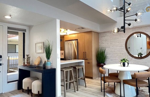 Baristo Condominio | Luxury gated downtown Palm Springs condo: spectacular views, pool, spa, tennis