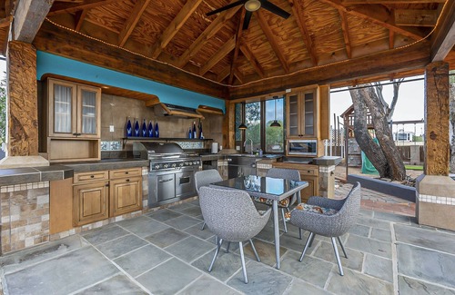 Cave Creek Casa | Luxury gem in Cave Creek with a great view of the surrounding mountains!