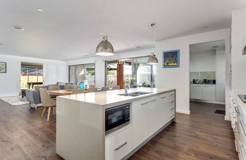 Mornington Peninsula Casa | SLEEPS 13 Luxury Capel Holiday Resort