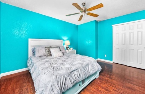 El Monte Casa | Luxury getaway 3B2B in El Monte