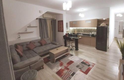 El Hadaba Apartamento | Luxury Getaway/Brand New 2BR/Wi-Fi/Full Kitchen