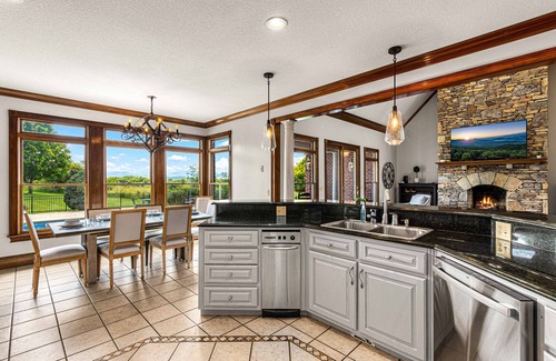 Marshall Casa | Luxury Getaway Home! Pool~HotTub~Sleeps18
