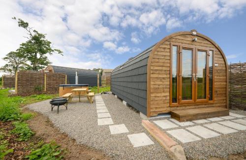 Wing Otro | Luxury Glamping Pod - Garthside Farm Holidays