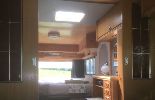 Auzances Cabina | Glamping de lujo (caravana vintage y tiendas de campaña) en el corazón de la Francia rural