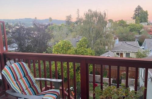 Glenview Casa | Luxury Glenview Retreat with Stunning Amenities