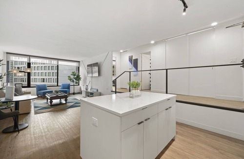 Rush and Division Apartamento | ✨💫Luxury Gold Coast Home w/ Rooftop Pool & Gym 💫✨