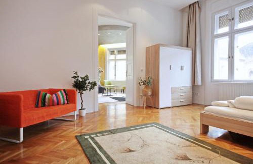 Belso-Ferencvaros Apartamento | Luxury gold plated suite in calm central location
