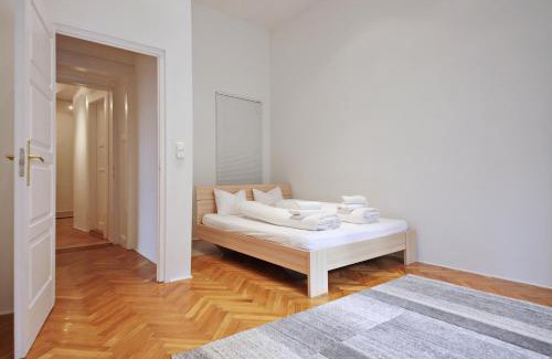 Belso-Ferencvaros Apartamento | Luxury gold plated suite in calm central location