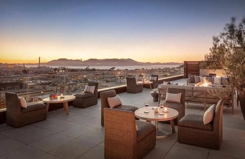 Cow Hollow Condominio | Luxury Golden Gate Views from Cow Hollow!