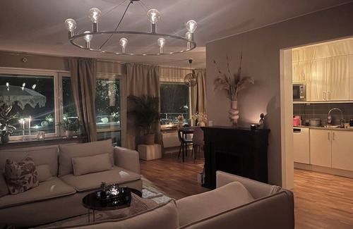 Hagersten Apartamento | Luxury Green Home. Central Stockholm. Pets are welcome. Family friendly.terrace