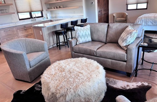 Elgin Cabaña | Luxury guest house on a private ranch in Arizona's wine country