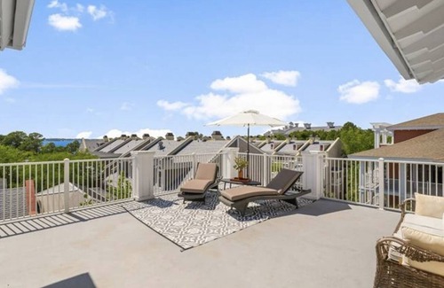 Baytowne Wharf Condominio | Luxury Gulf Bay-View 2BR Private Balcony Sandestin Resort Pools, Beach & Dining