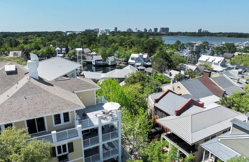 Baytowne Wharf Condominio | Luxury Gulf Bay-View 2BR Private Balcony Sandestin Resort Pools, Beach & Dining