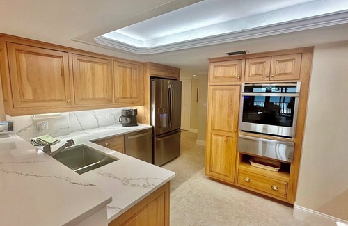 Sanibel Condominio | Disfrute de Sanibel en lujoso lujo a solo unos pasos del Golfo, ¡con una cabaña privada!