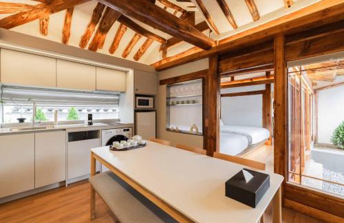 Seochon Apartamento | Luxury Hanok Anthology