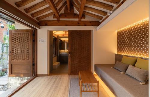 Seochon Villa | Luxury Hanok Blissful House