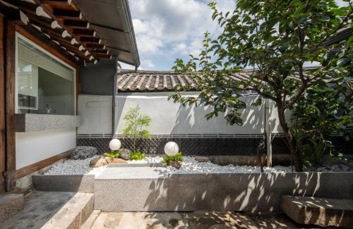Samcheong-dong Villa | Luxury Hanok Bukchon Summit