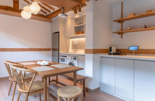 Seochon Villa | Luxury Hanok Graceful Haven