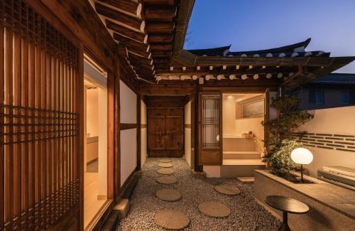 Gahoe-dong Apartamento | Luxury Hanok Moonlight Hill