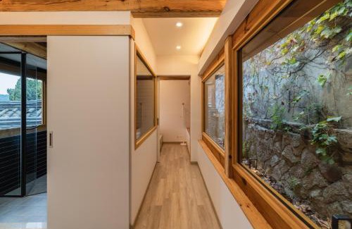 Seochon Apartamento | Luxury Hanok Seochon Stay