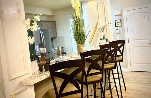 Livingston Park Casa | "Luxury Haven for Large Gatherings: 4BD/4BA”