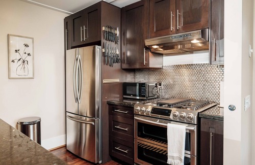Kensington Casa | Luxury Haven Near DT | AC, Hot Tub, EV Charging