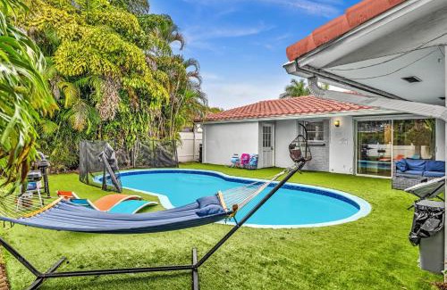 Hollywood Hills Casa | Luxury Heated Pool Villa Hollywood Beach & Casino