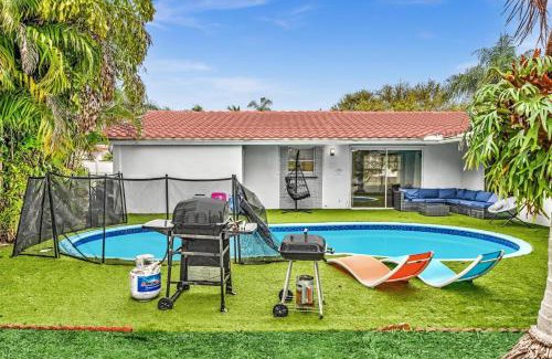 Hollywood Hills Casa | Luxury Heated Pool Villa Hollywood Beach & Casino
